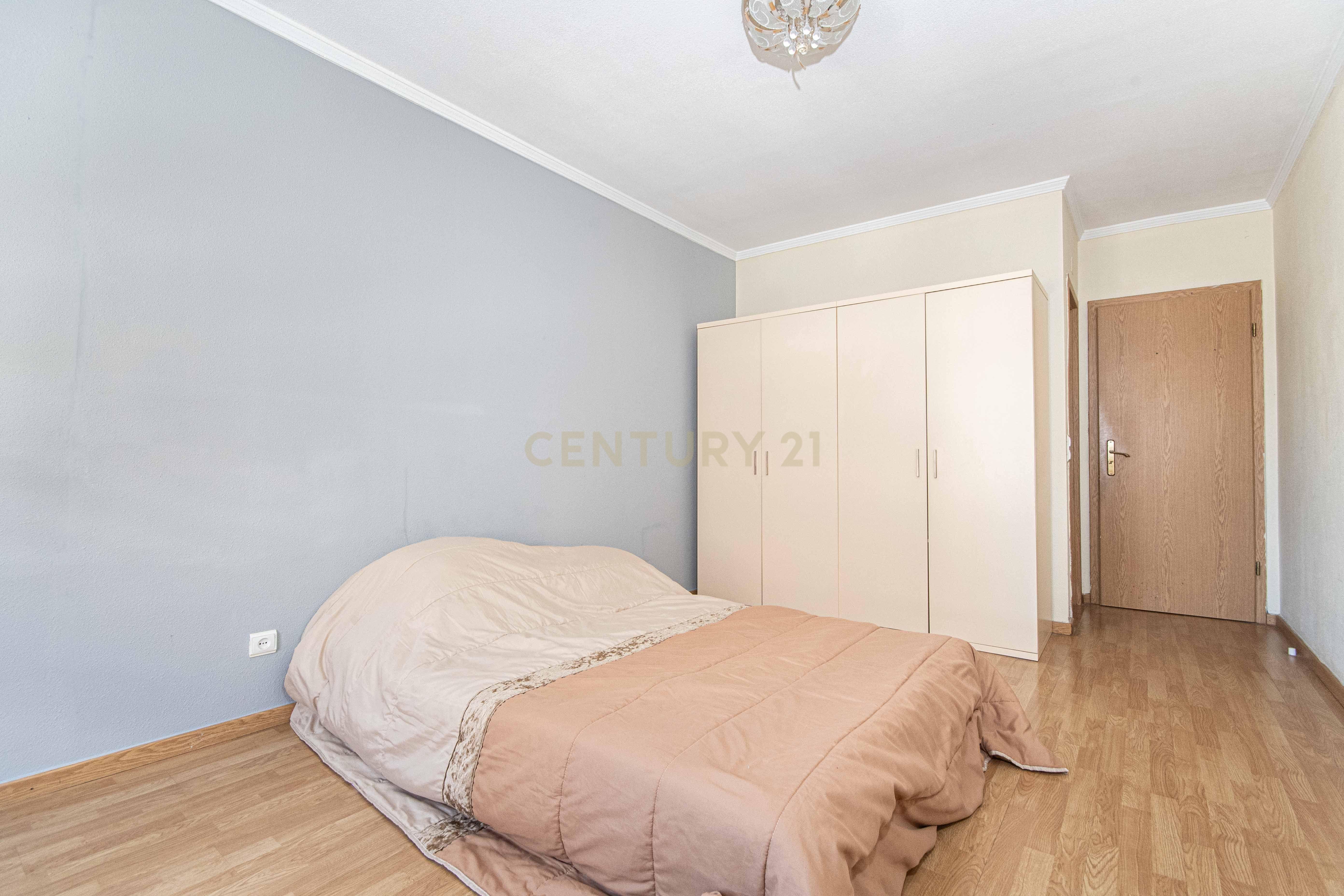 Apartamento T3 à Venda no Edifício Palmeiras - Carregado - Image 14