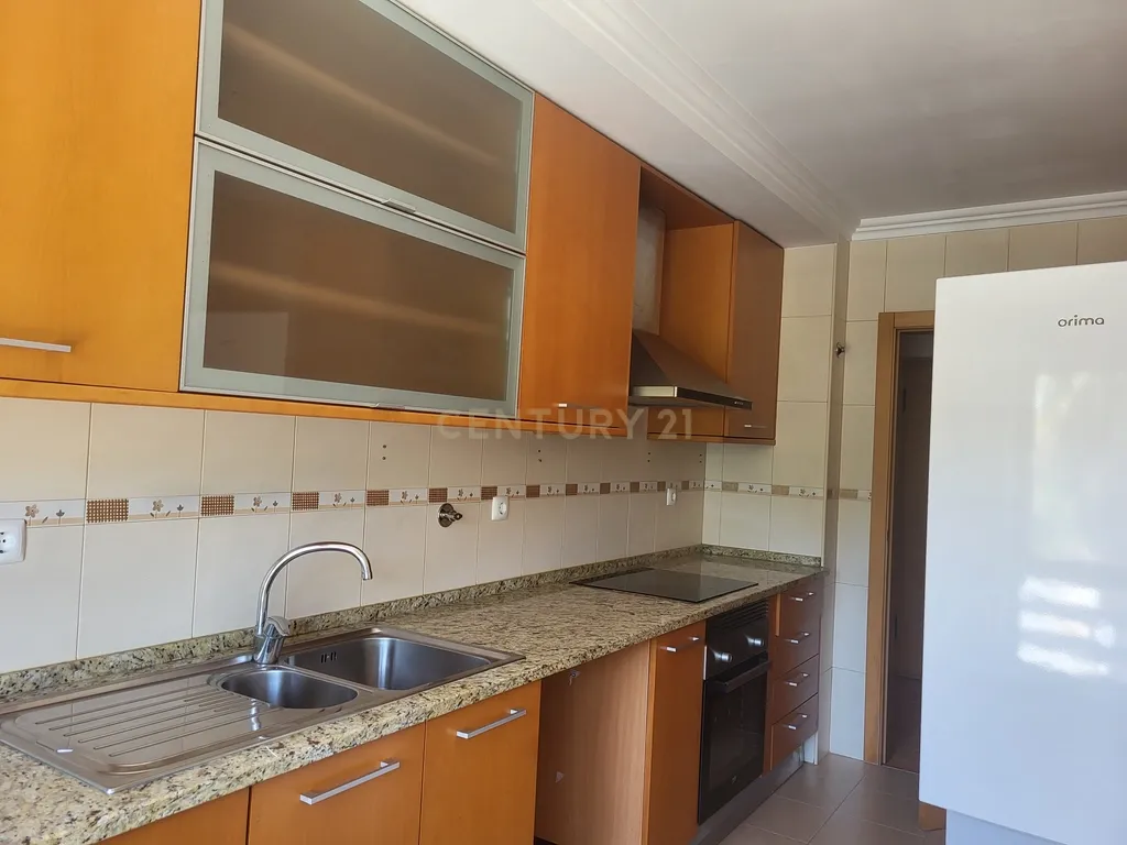 Apartamento T1 Vila Franca de Xira - Image 2