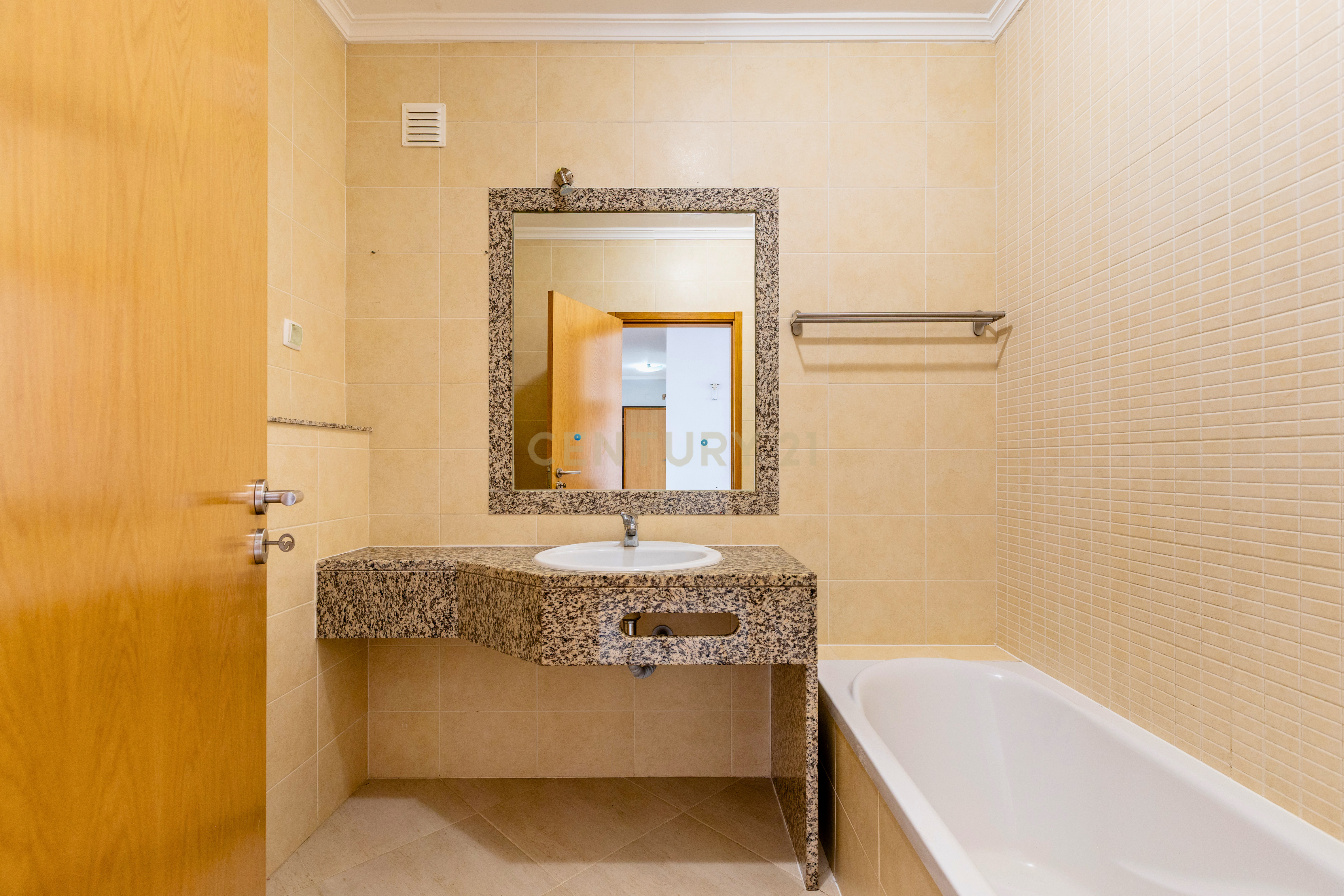 Apartamento T4 à venda em Faro — foto 22