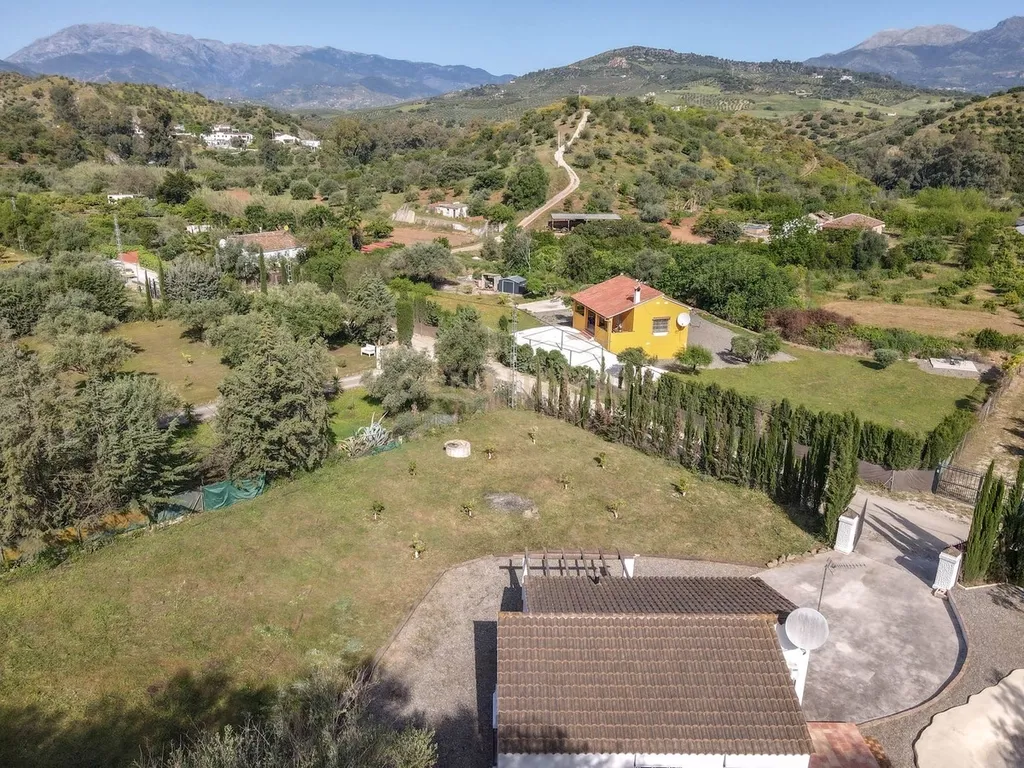Se vende casa de campo en Coín - Image 24