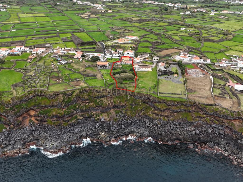 Moradia T5 com vista mar e acesso direto ao oceano, São Bartolomeu de Regatos-Ilha Terceira - Image 36