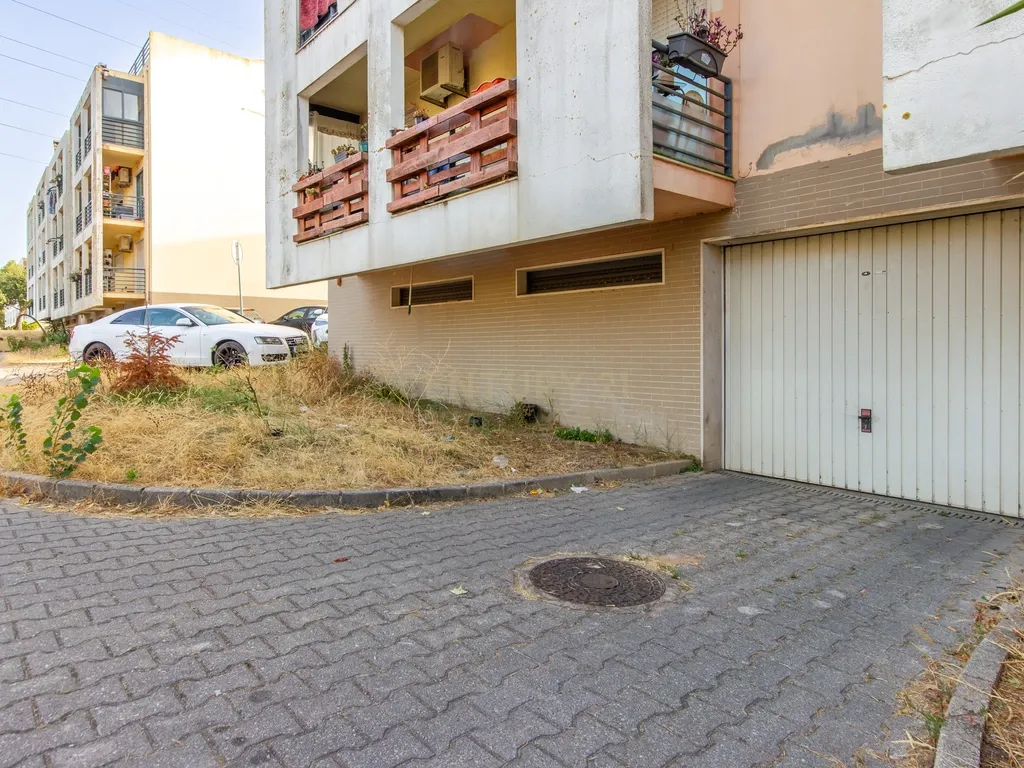 Apartamento Quatro Assoalhadas -Com Lugar de Parqueamento - Quinta do Anjo, Palmela - Image 25