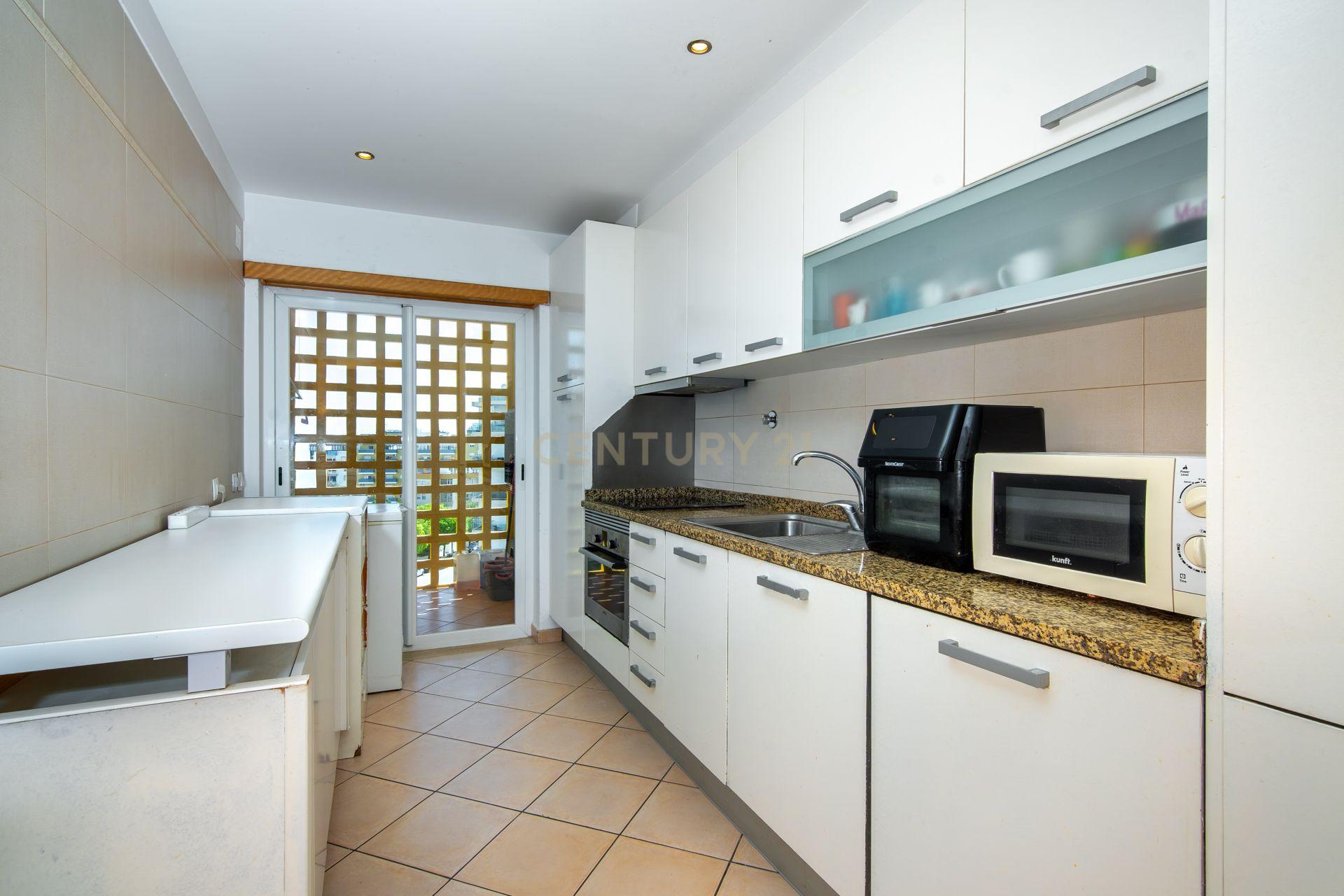 Apartamento T2 com Piscina em Portimão - 270.000€ - Image 25