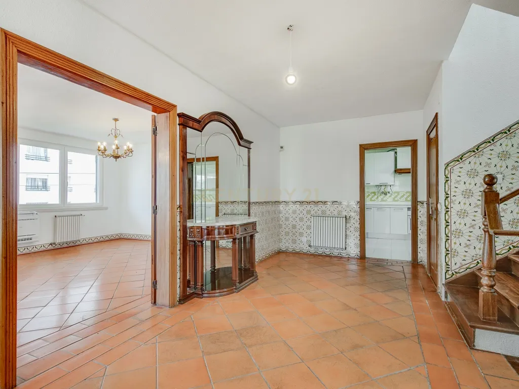 Moradia tradicional com 6 quartos, vista mar e piscina – Jardins da Parede - Image 12