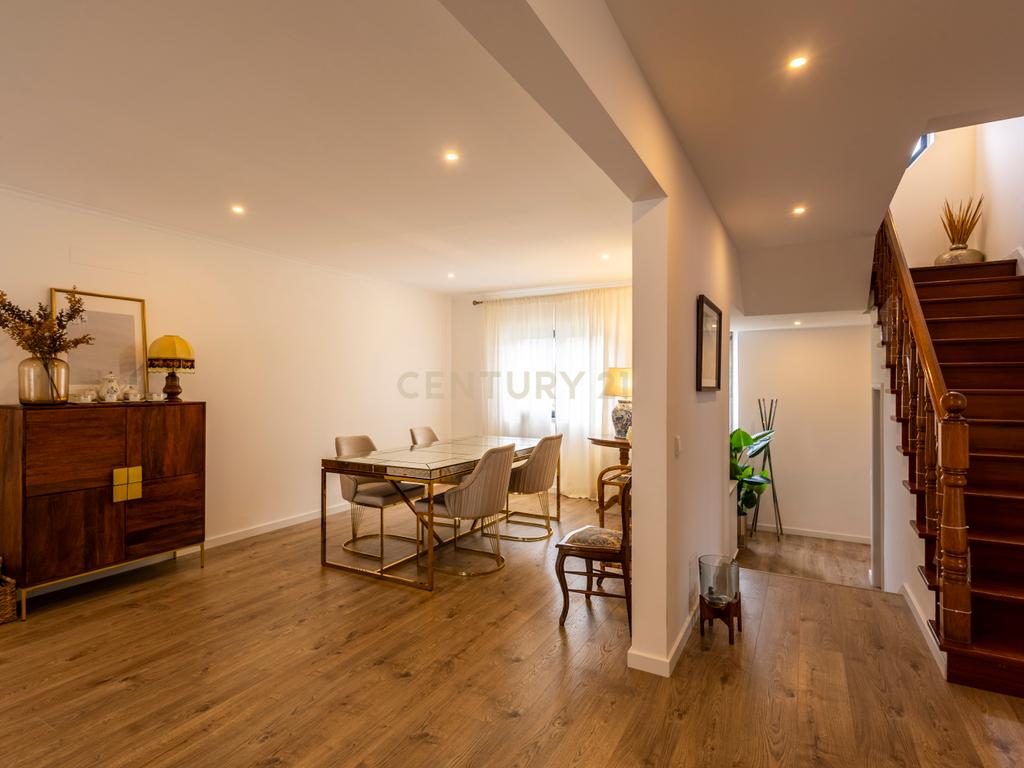 Moradia de Sonho na Charneca da Caparica – Elegância, Conforto e Localização Privilegiada - Image 38
