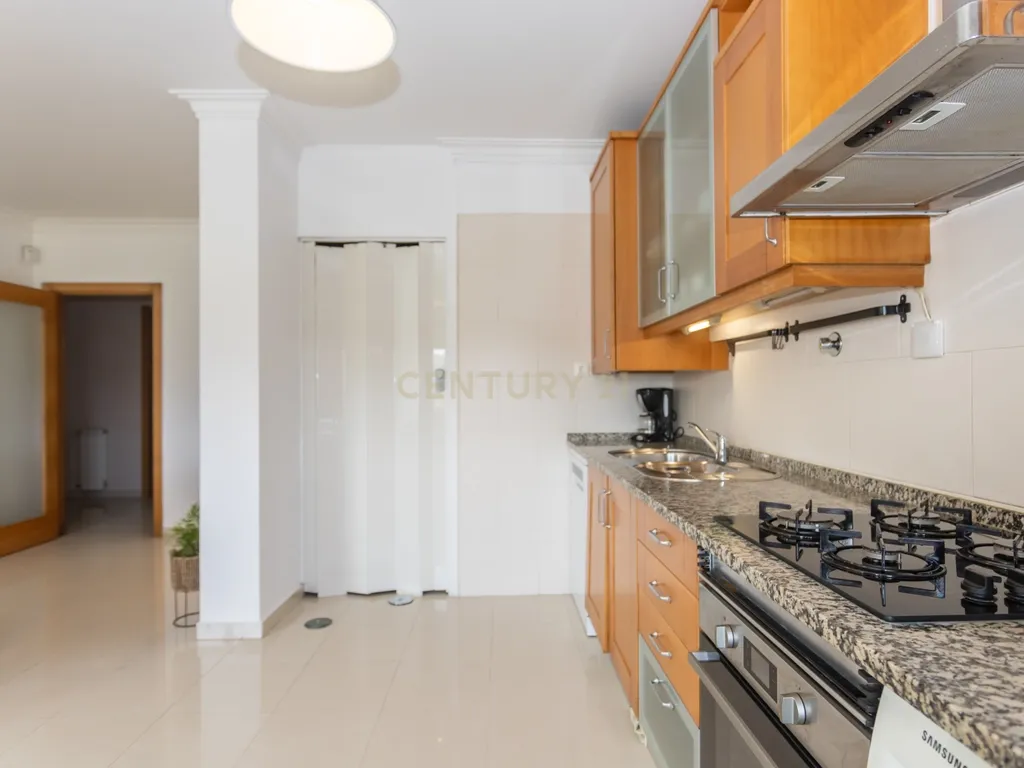 Apartamento T1+1 - Sobreda - Image 6
