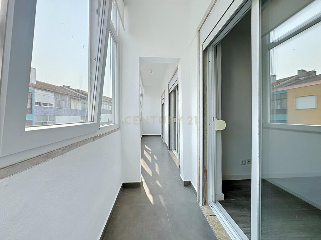 Apart. T3 remodelado em Paio Pires - Image 19