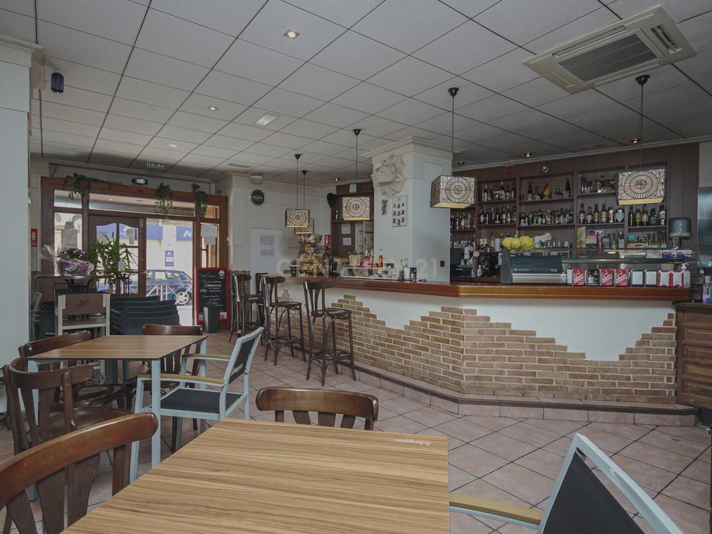 Traspasse de Café Bar totalmente operacional em Torrellano – Pronto para começar! - Image 11