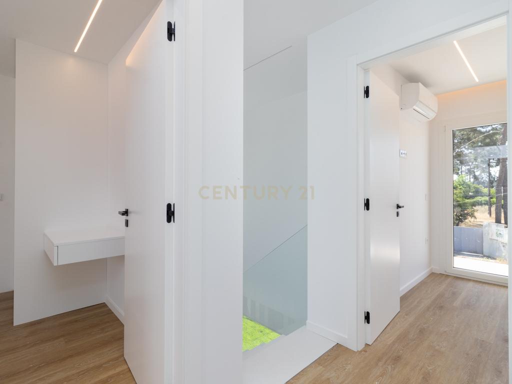 A Sua Nova Casa Está Pronta para Habitar! 🌊🏡 Moradia Nova T3 Aroeira À Beira da Praia da Fonte da Telha, na Prestigiada Aroeira - Image 35