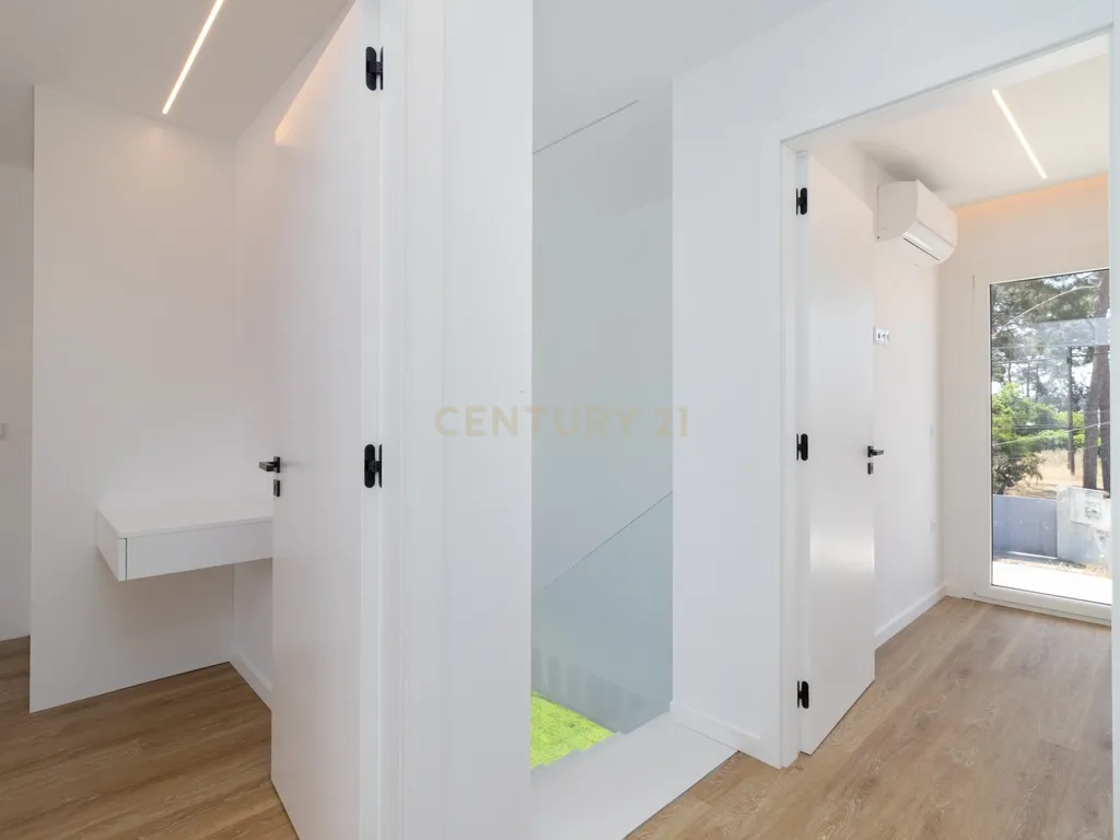A Sua Nova Casa Está Pronta para Habitar! 🌊🏡 Moradia Nova T3 Aroeira À Beira da Praia da Fonte da Telha, na Prestigiada Aroeira - Image 35