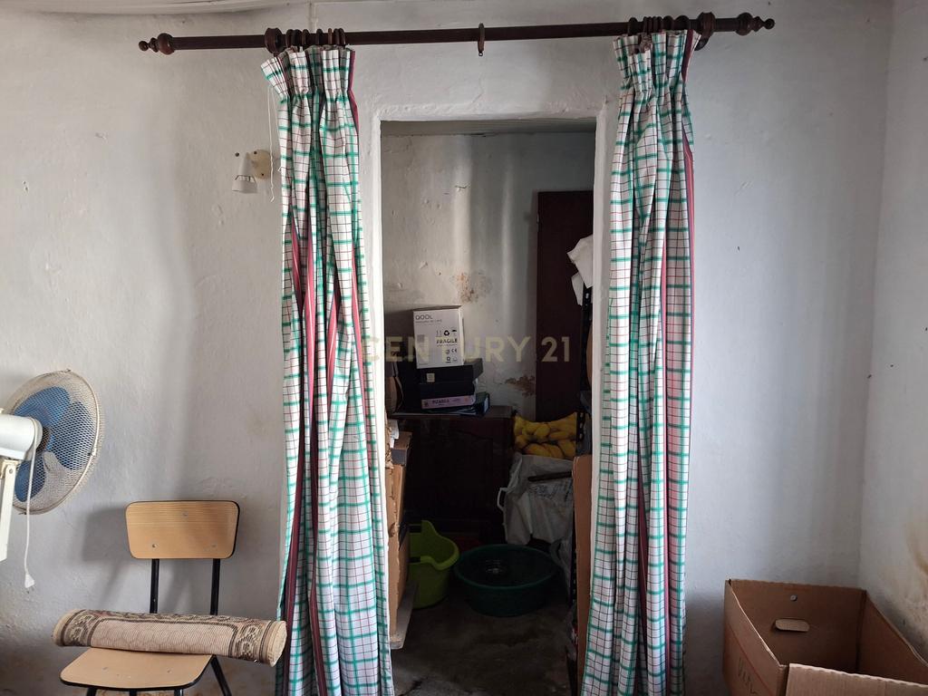 Moradia para Recuperação no Montijo com Jardim e Garagem - Image 7