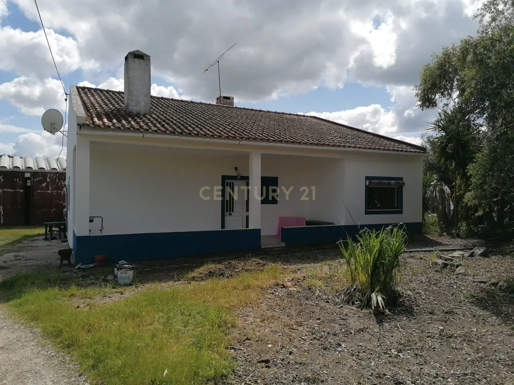 Quinta Rústica em Évora com 8.750 m2 e uma Vista Campestre - Image 1