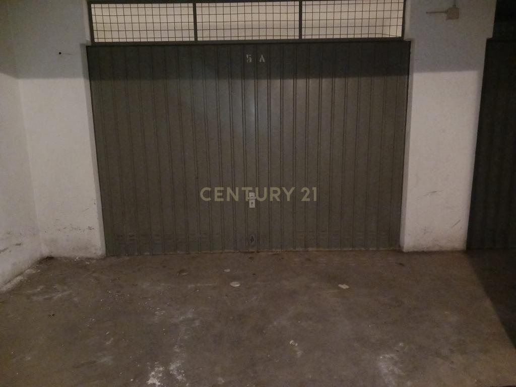 Garagem Box, Castelo Branco - Image 1