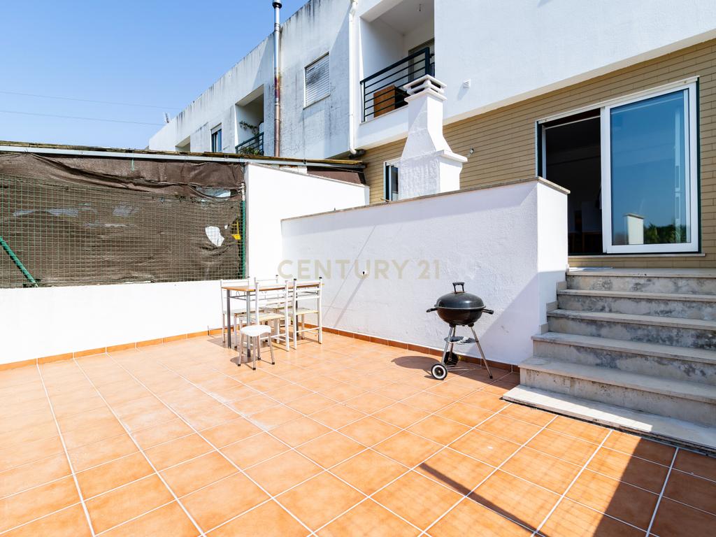 Excelente Moradia T3 , espaço exterior e garagem – Marinha Grande - Image 29