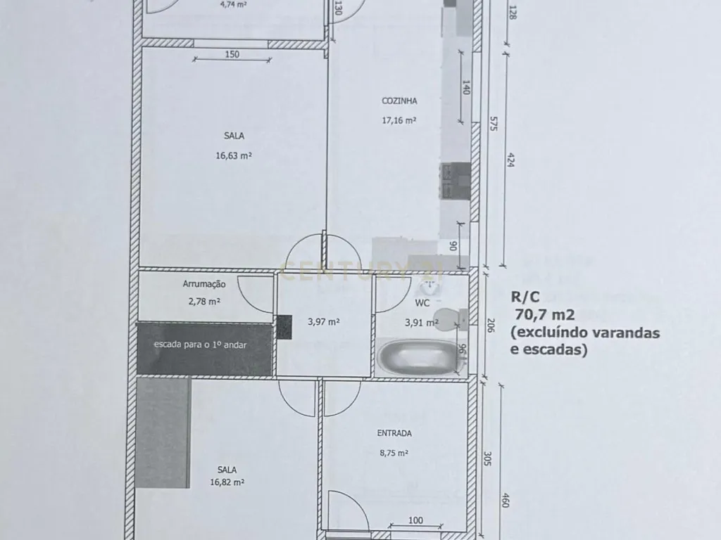 Moradia T7 em Algueirão com Cave independente/ Sótão e Jardim - Image 32