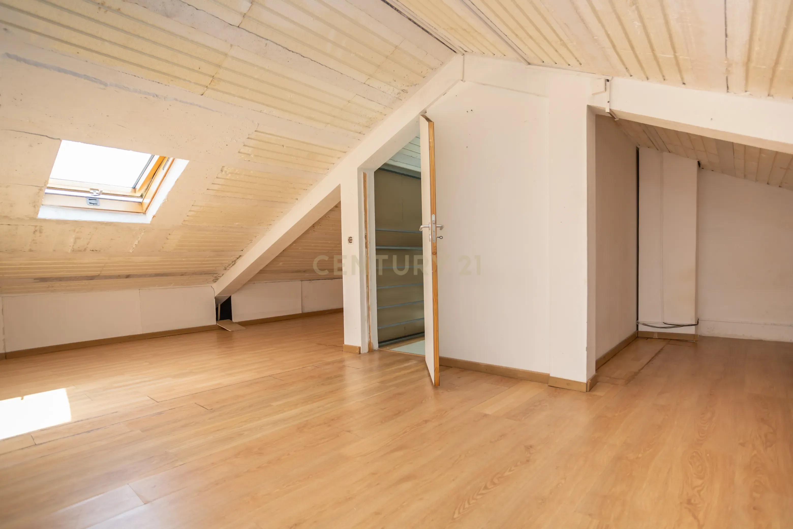  Moradia T3 em Amora - Seixal com Terraço e Garagem  - Image 39