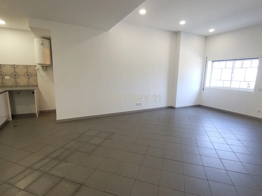 Arrendamento de apartamento T2 renovado com suite - Cova do Ouro - Coimbra - Image 7
