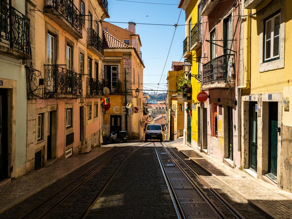 Restaurante Pronto a Funcionar na Emblemática Rua da Bica – Uma Oportunidade Única no Coração de Lisboa - Image 24
