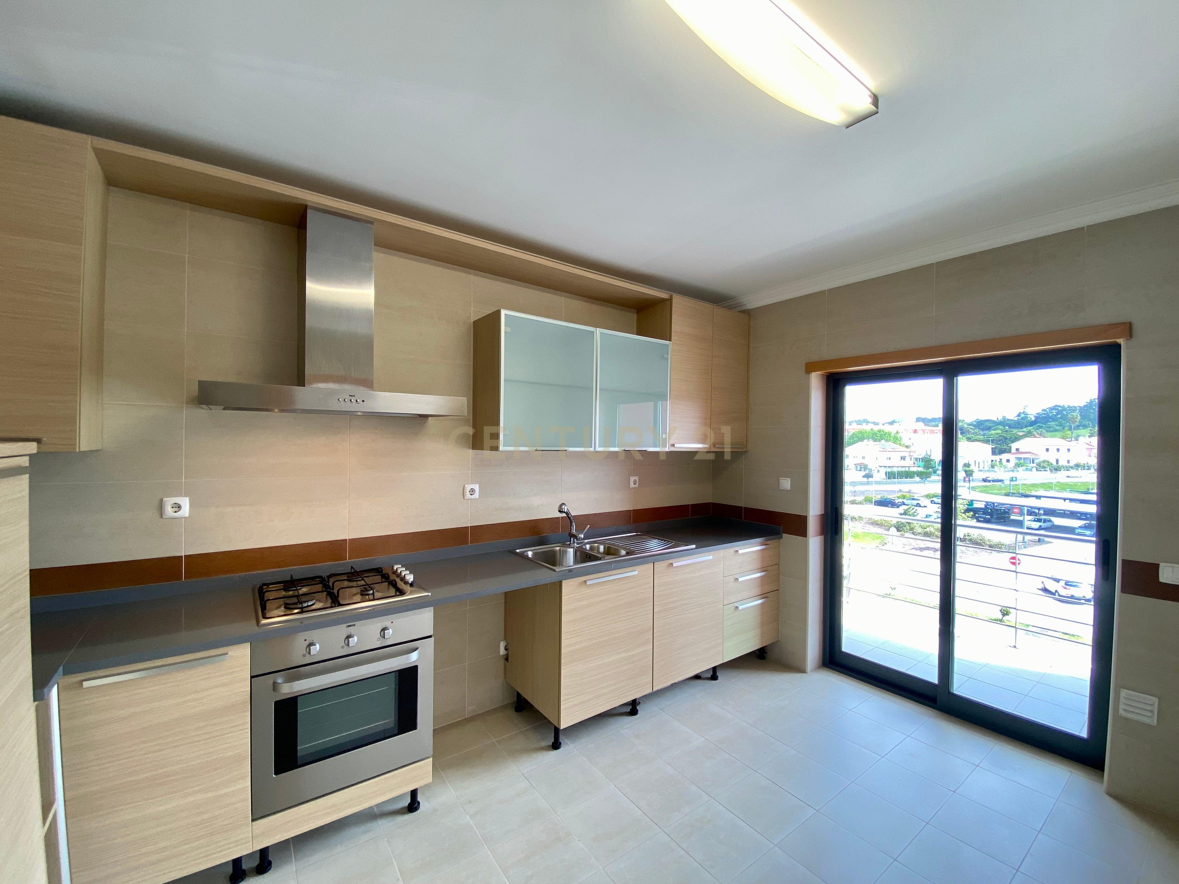 Apartamento T2 para Arrendamento em Caldas da Rainha - Image 4