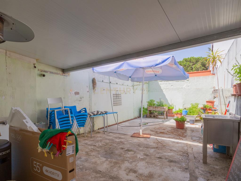 Oportunidade Única em Santo António da Caparica - Image 33