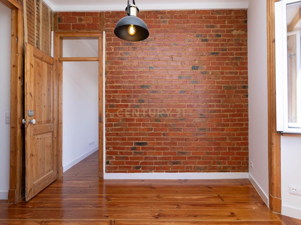 Apartamento T3  transformado em t2, totalmente remodelado -  coração de Lisboa - Image 5