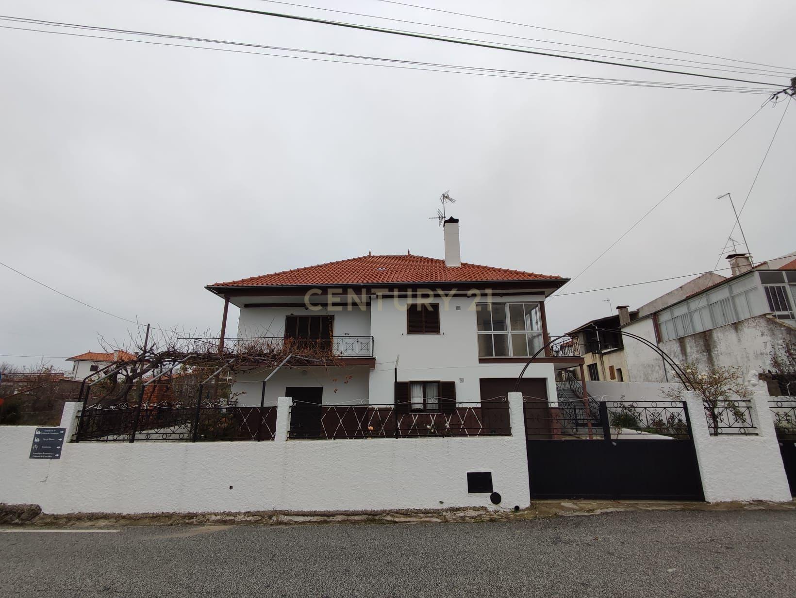 Moradia T4, c/terreno- Aldeia de Forcalhos, Sabugal - Image 1