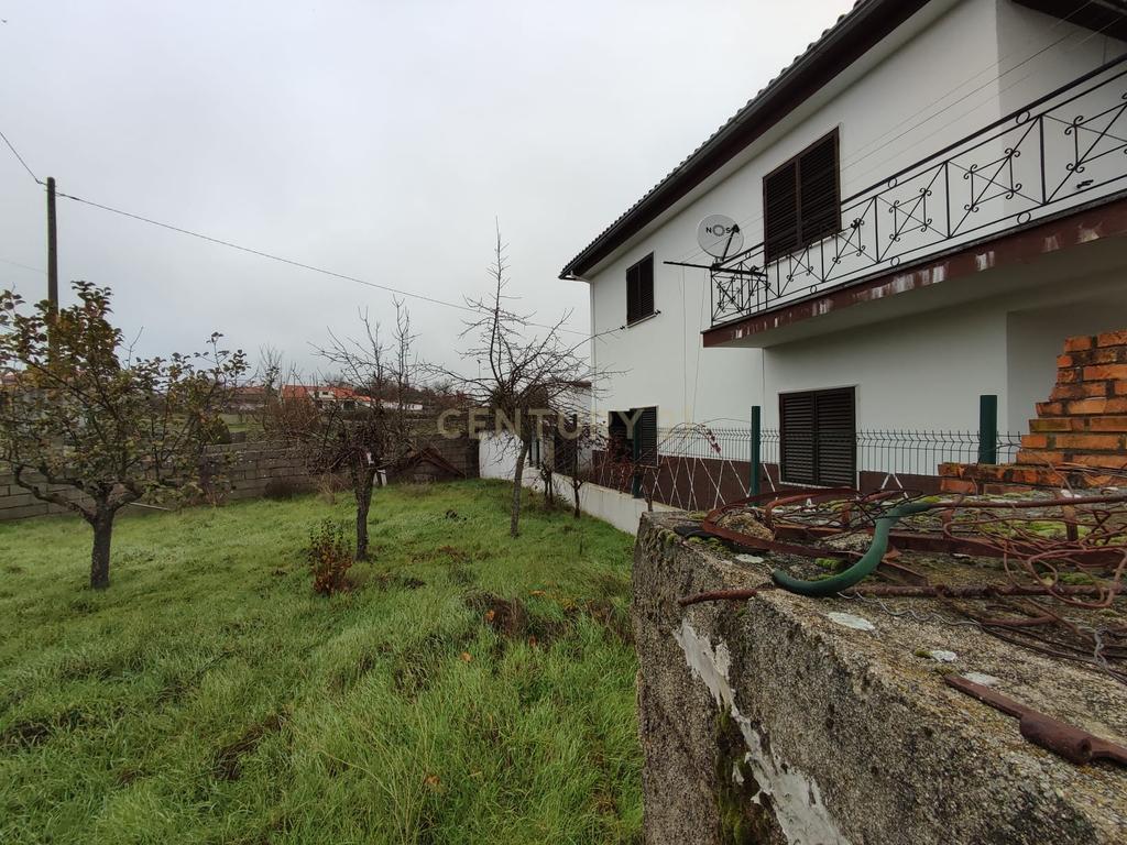Moradia T4, c/terreno- Aldeia de Forcalhos, Sabugal - Image 3