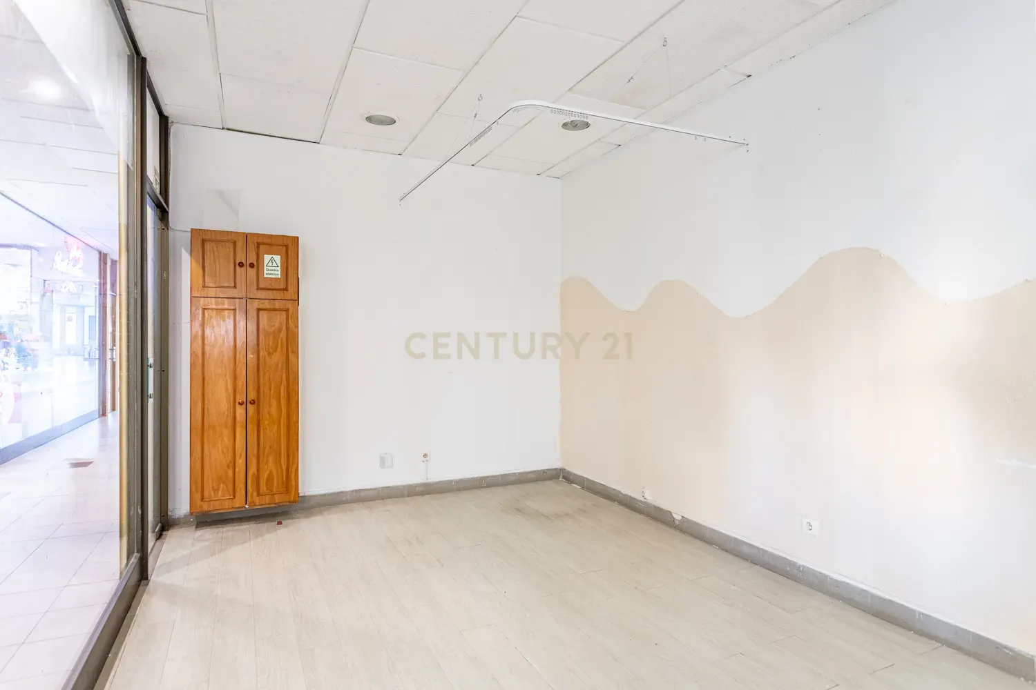Fotografia 9 de Espaço Comercial em Mem Martins, Sintra