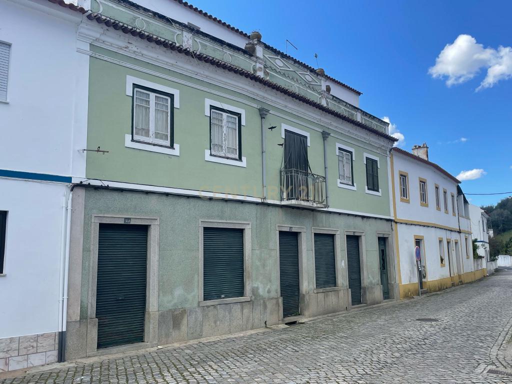 Moradia e loja em Brotas-Alentejo - Image 1