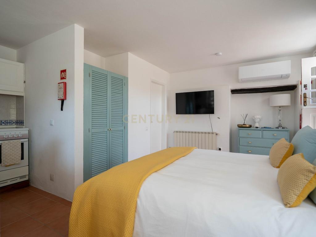 Moradia T7 tradicional em bom estado com varanda coberta, pátio, piscina, terraço coberta, vistas boas e jardim numa localização sossegada perto do centro de Arganil e o rio Alva - Image 22
