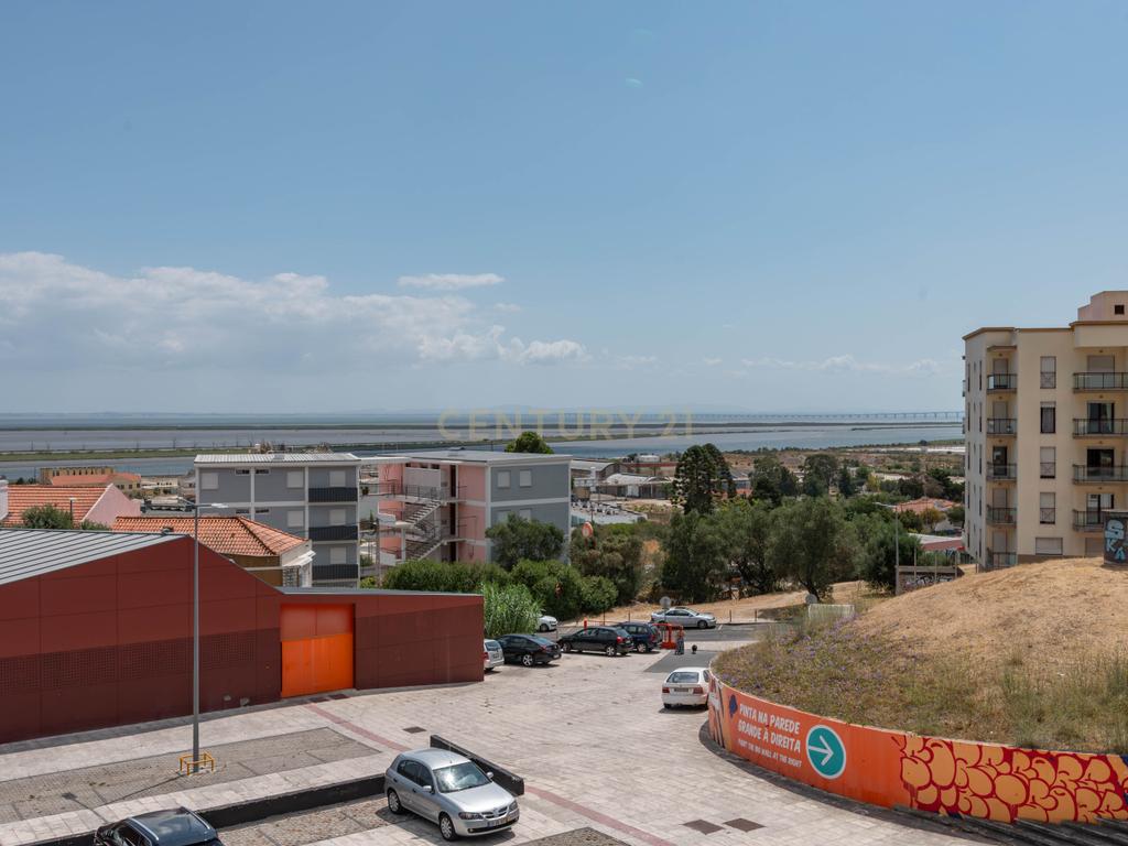 T3 com vista rio, box para 4 carros | Póvoa de Santa Iria - Image 33