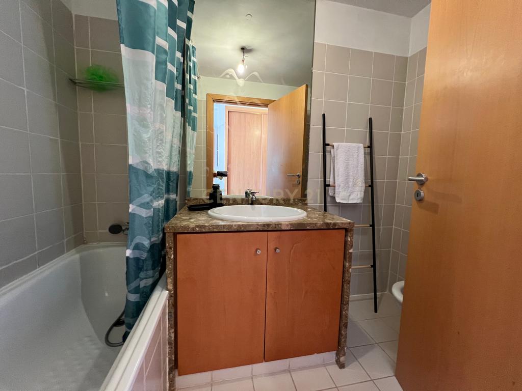 Apartamento T3 com vista desafogada e excelente luminosidade em Lumiar - Image 25