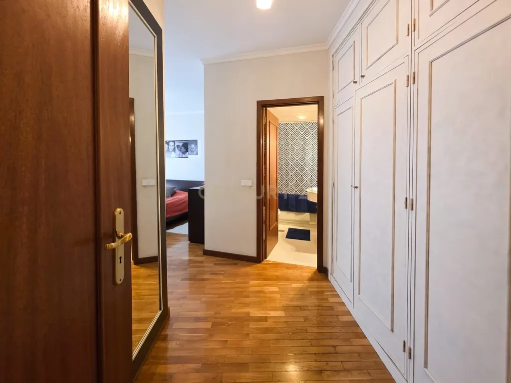Apartamento T3 no Centro de Paredes – Espaço, Conforto e Localização Privilegiada - Image 20