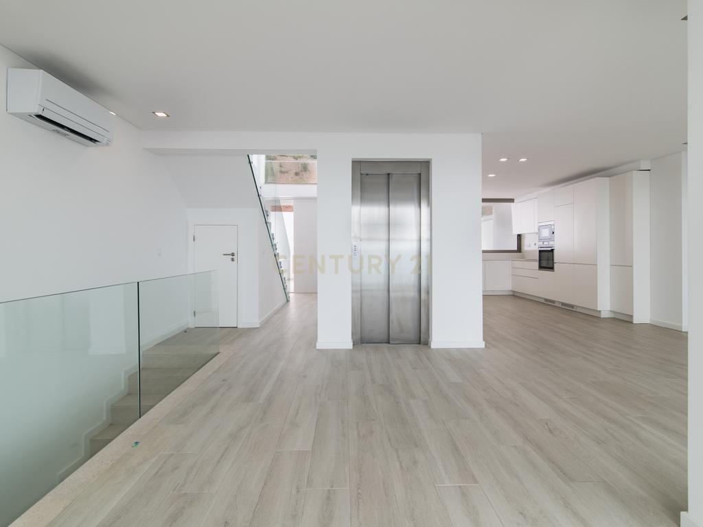 Condomínio Villas d’Ouro – Exclusividade e Conforto no Coração de Sesimbra - Image 13