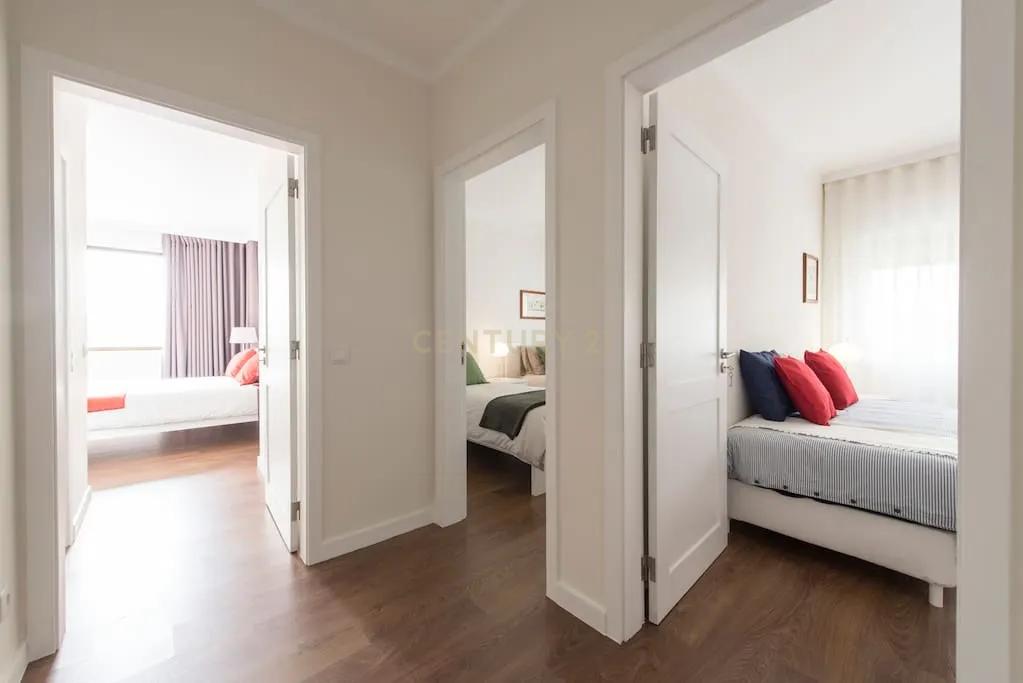 Apartamento T3 Renovado para Arrendamento no Edifício Navegador – Cascais - Image 11