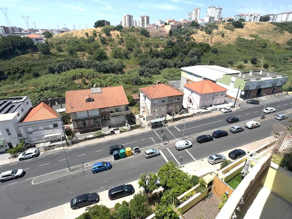 T4 em Odivelas com terraço e parqueamento - Image 41