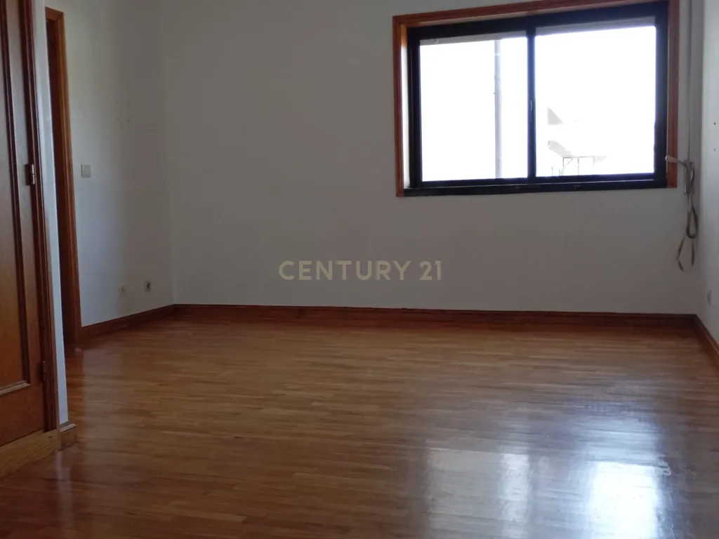 T3 em Canelas - Image 3