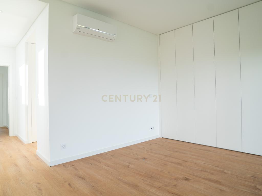 Moradia T4 – Empreendimento Sky City -  Serra de Carnaxide - Image 37