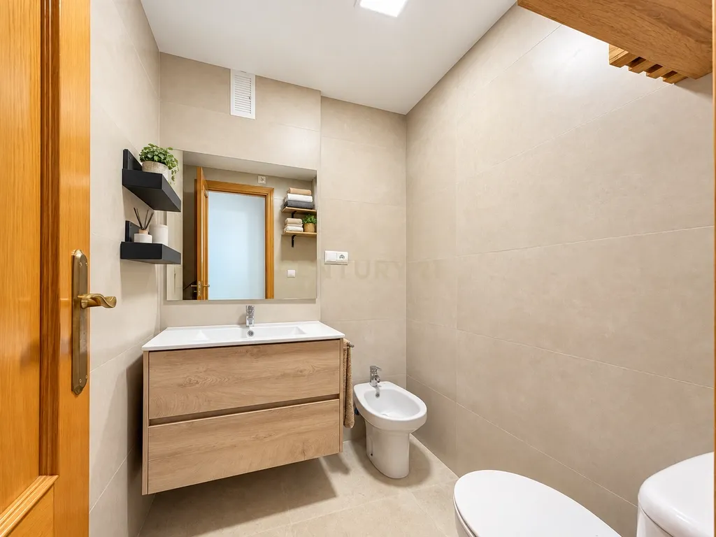 Apartamento totalmente renovado com terraço de 20 m² e piscina em Bonalba - Image 26