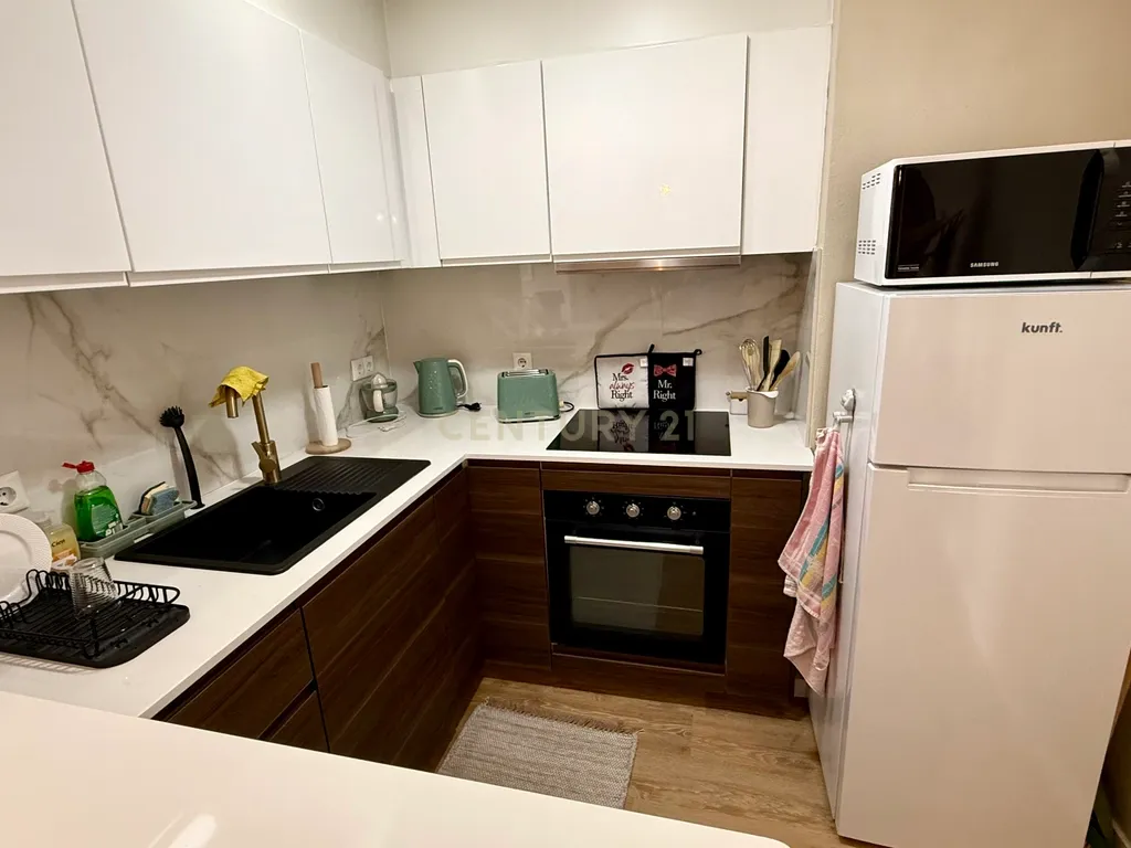 Apartamento T2 renovado em Armação de Pêra a 500 metros da praia. - Image 10