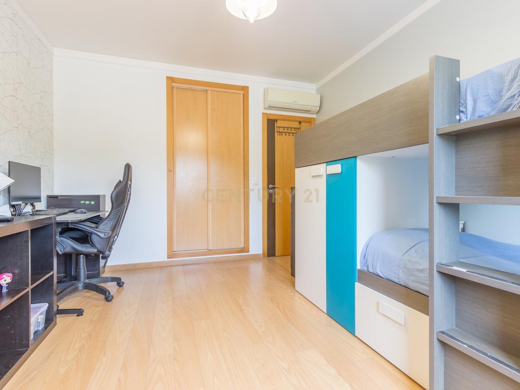 Apartamento T3 | Palhais – Barreiro | R/C – 145m2 - Image 16