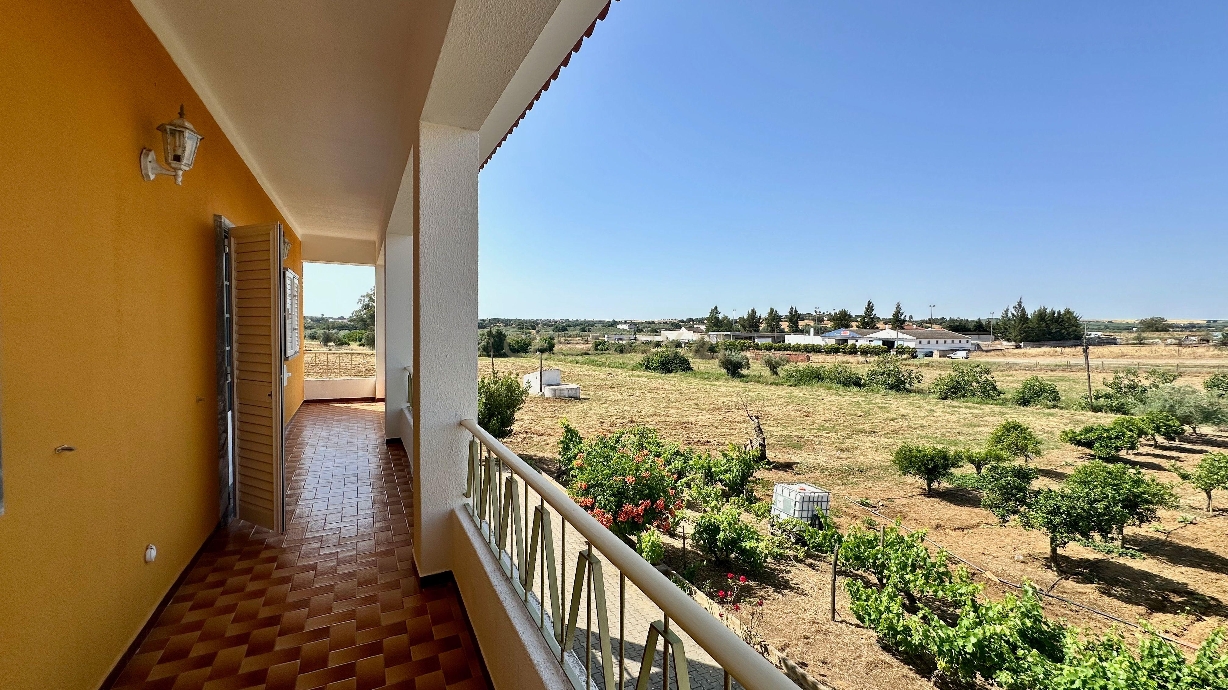Fotografia 2 de Alentejo-BEJA- Nossa Senhora das Neves, Excelente Quinta, com MORADIA de 267,3 m2 , Casa de Monte de 90 m2 e 23000 m2 de Terreno com Furo e Poço