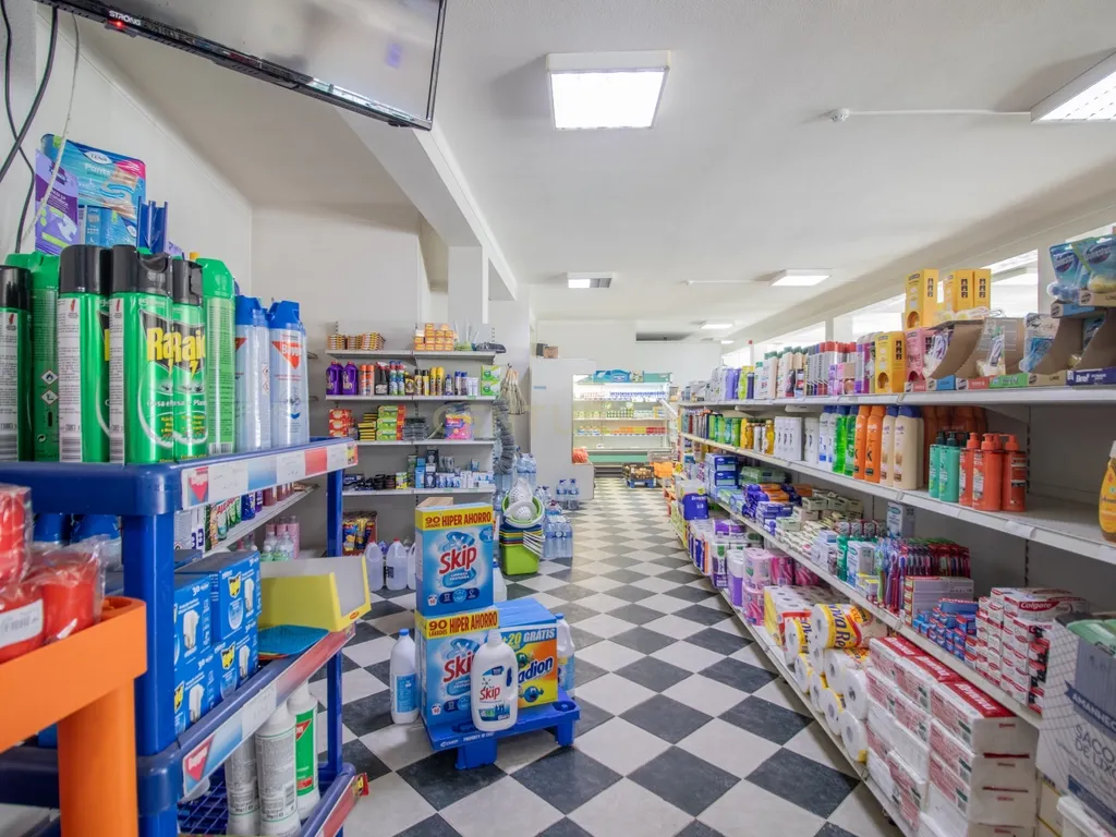 Investimento com Duplo Potencial: Comércio + Habitação em Soure - Image 8