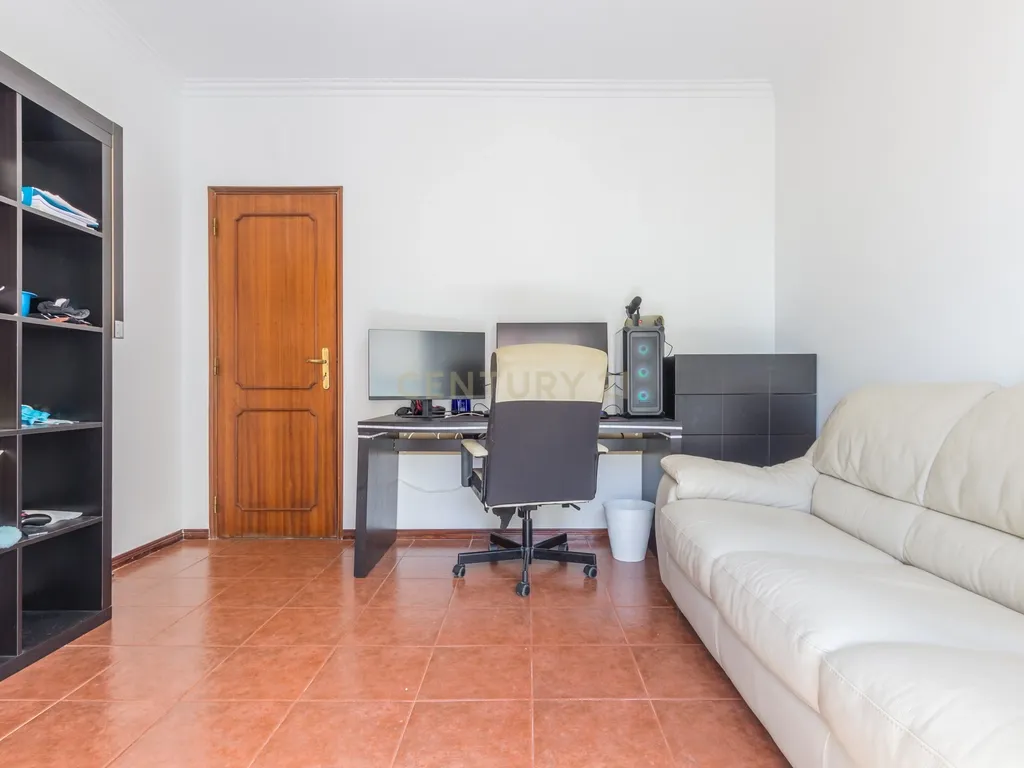 Apartamento T2, localizado na Quinta do Conde - Image 9