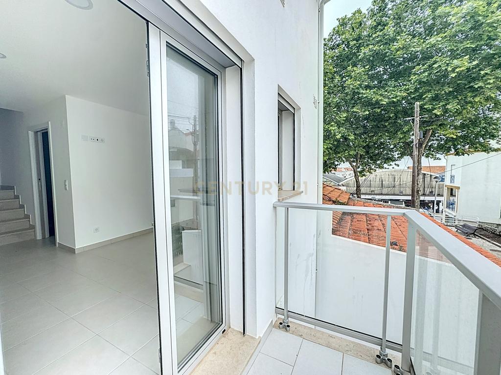 Novo Apartamento Duplex em Nazaré: A Sua Próxima Casa - Image 1
