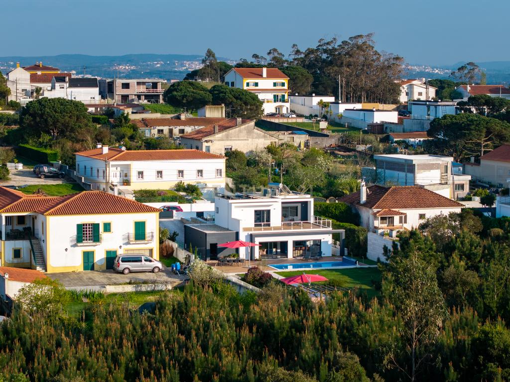 Moradia ultramoderna com 3 quartos: Vida sustentável na Costa da Prata - Image 13