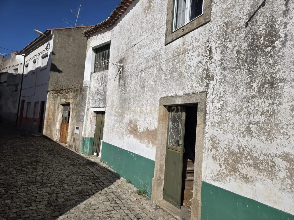 Moradias para recuperar com Enorme Potencial nos Escalos de Cima, Castelo Branco - Image 3