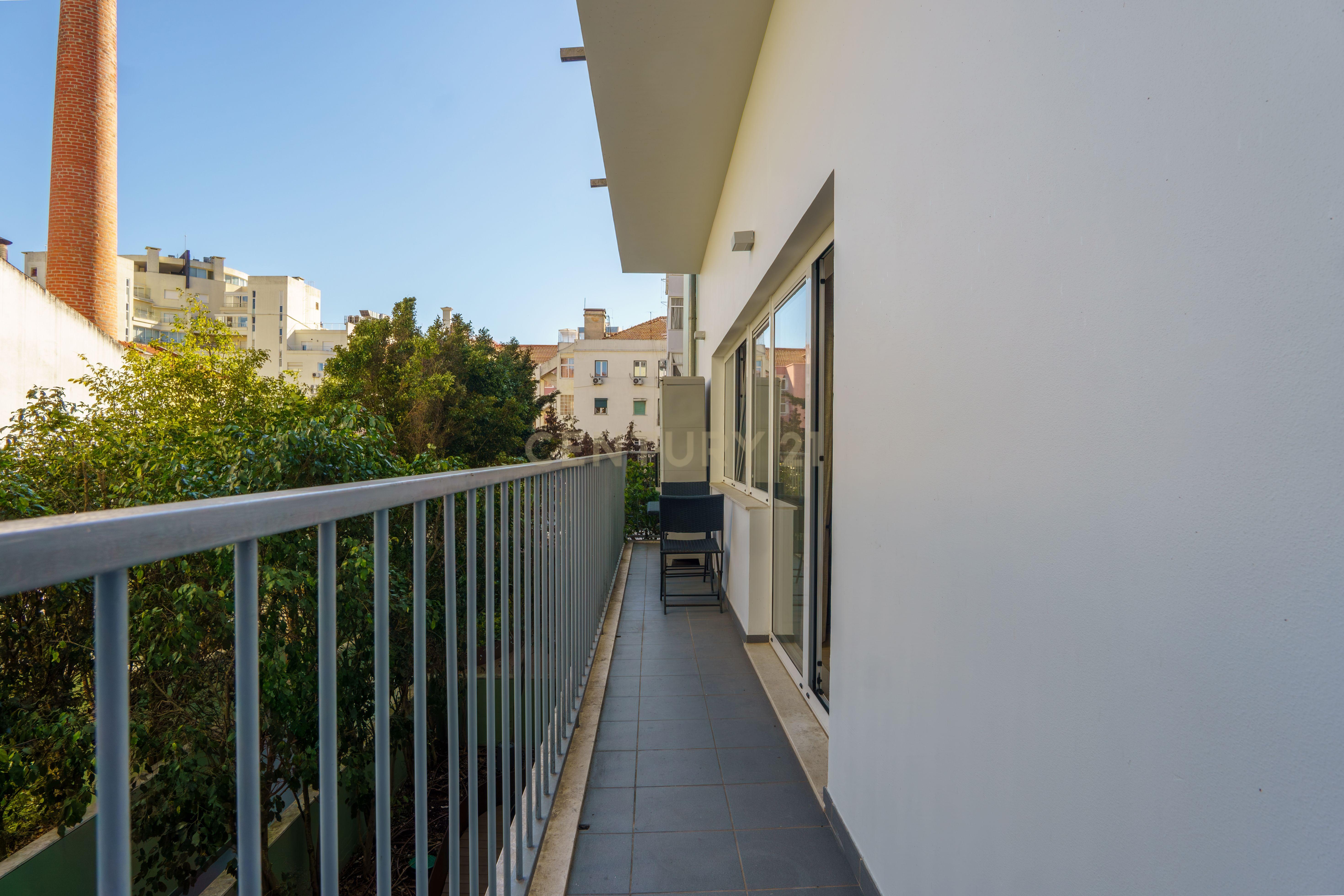 Fotografia 9 de Apartamento T1 na Avenida Praia da Vitória, Saldanha