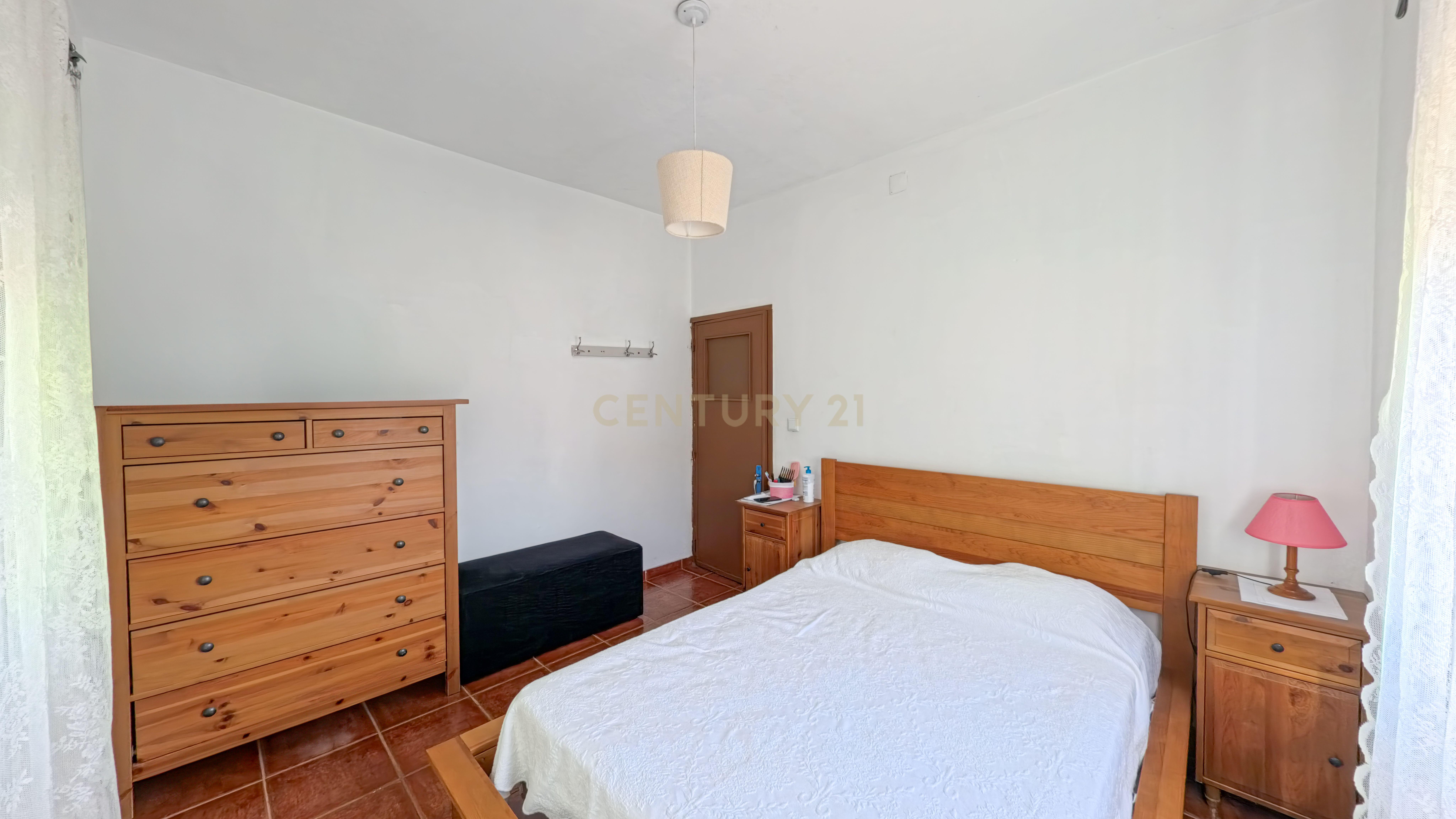 Fotografia 7 de Moradia T3 com terreno de 1.800 m² em Espadanal -Viseu