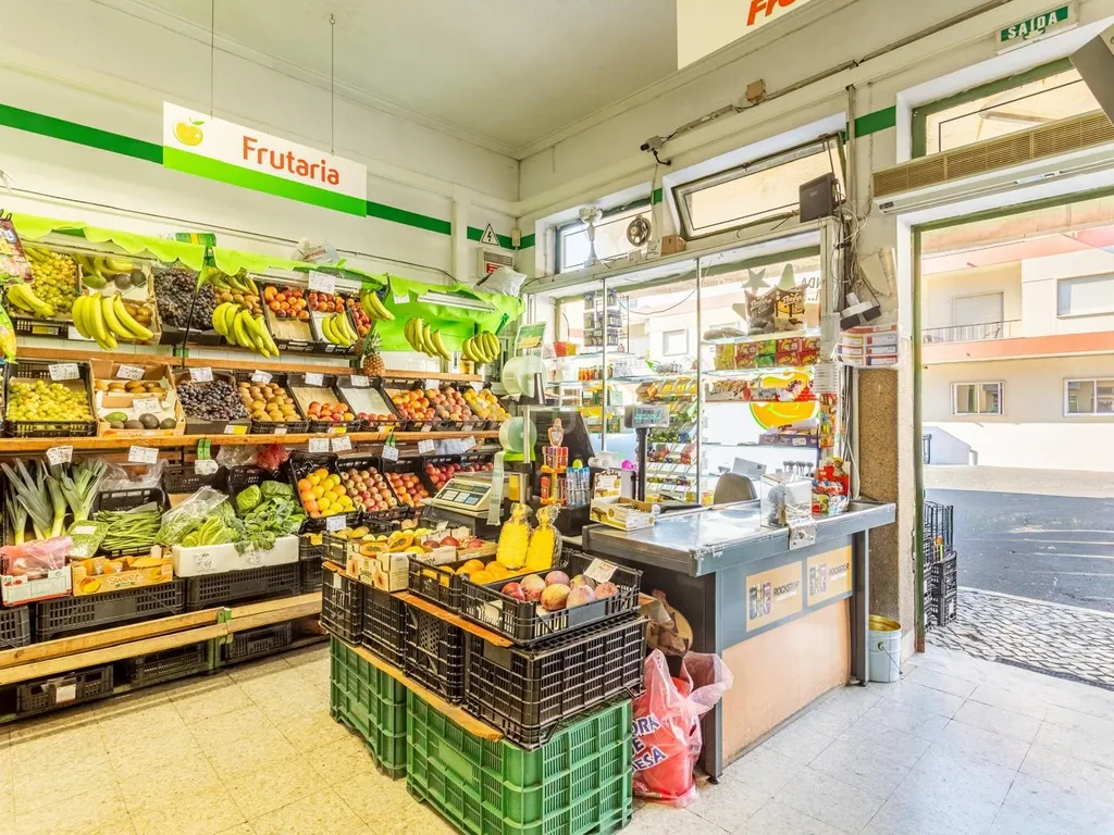 Supermercado em Vale de Figueira Bobadela - Image 9